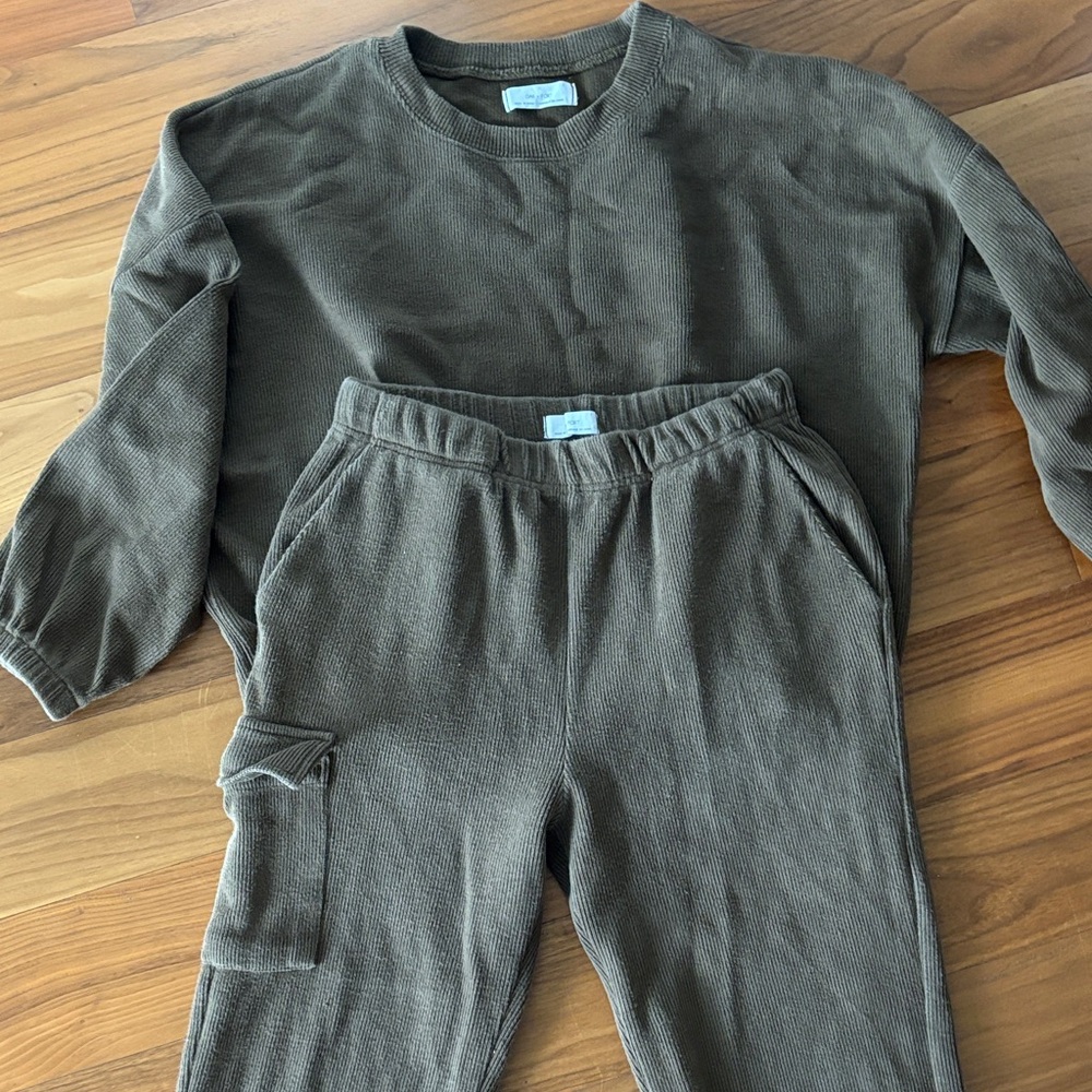 Oak and Fort Cozy Brown Loungewear Set